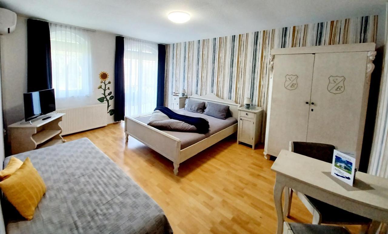 Margret Haus Bed & Breakfast Balatonfured Exterior photo