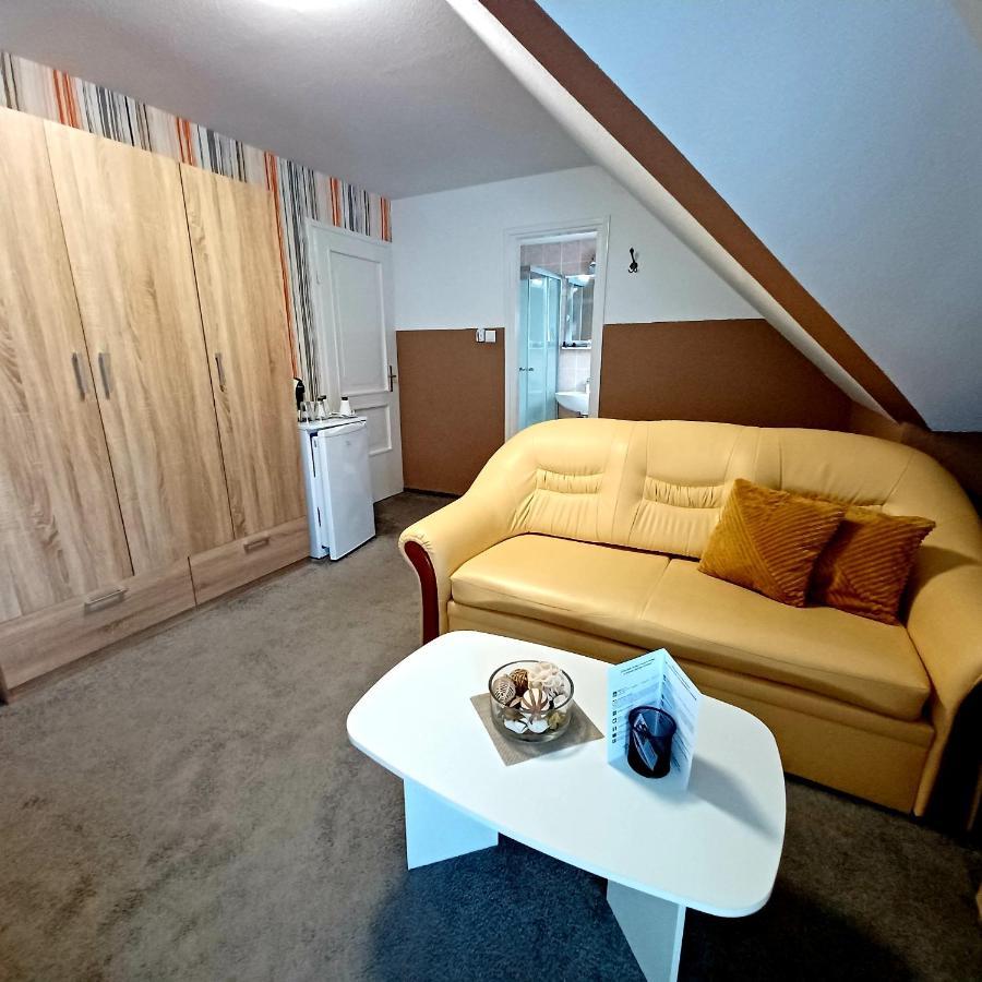 Margret Haus Bed & Breakfast Balatonfured Exterior photo
